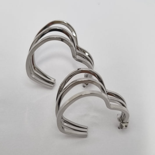 Brincos Coração Múltiplo em Metal Prateado